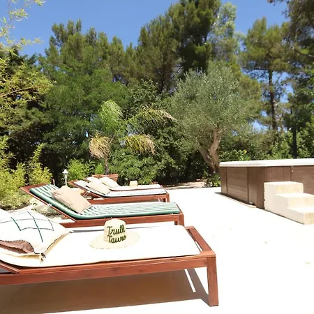 Trulli Tauro Country House Con Idromassaggio