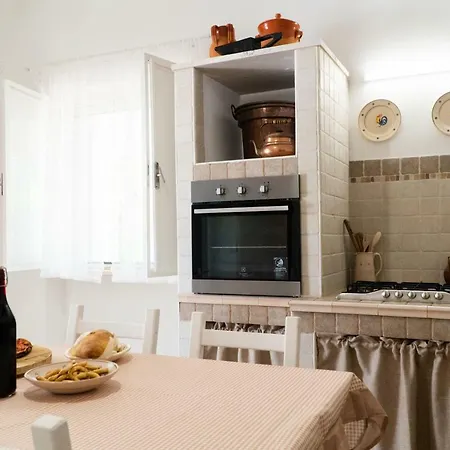 Trulli Tauro Country House Con Idromassaggio Villa